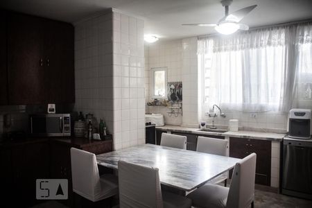 Apartamento à venda com 290m², 4 quartos e 2 vagasCozinha