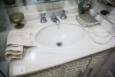 Apartamento à venda com 290m², 4 quartos e 2 vagasBanheiro - Torneira