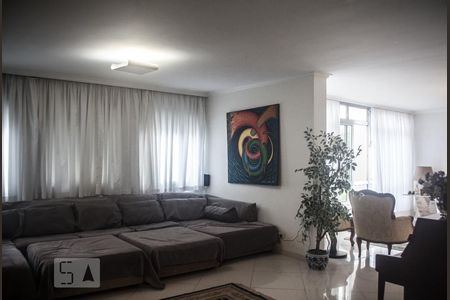 Sala de TV de apartamento à venda com 4 quartos, 290m² em Bela Vista, São Paulo