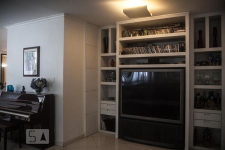 Sala de TV de apartamento à venda com 4 quartos, 290m² em Bela Vista, São Paulo