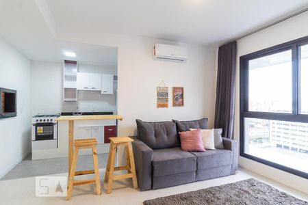 Sala de apartamento para alugar com 1 quarto, 42m² em Jardim do Salso, Porto Alegre