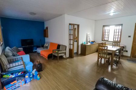 Casa à venda com 150m², 4 quartos e 2 vagasSala