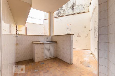 Casa à venda com 325m², 4 quartos e 4 vagasÁrea de serviço