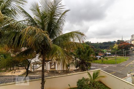 Casa à venda com 325m², 4 quartos e 4 vagasVista da varanda