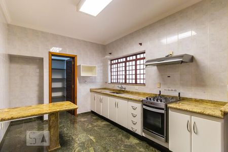 Casa à venda com 325m², 4 quartos e 4 vagasCozinha