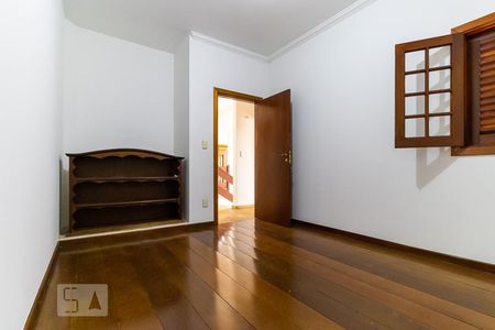 Casa à venda com 325m², 4 quartos e 4 vagas Casa à venda com 325m², 4 quartos e 4 vagasQuarto 3