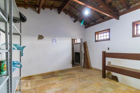 Casa à venda com 325m², 4 quartos e 4 vagasQuarto de Serviço