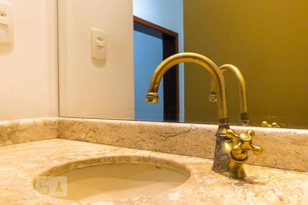 Casa à venda com 325m², 4 quartos e 4 vagasLavabo - Torneira