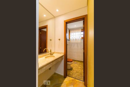 Casa à venda com 325m², 4 quartos e 4 vagasLavabo