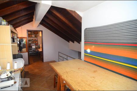 Casa à venda com 265m², 4 quartos e 4 vagasSótão