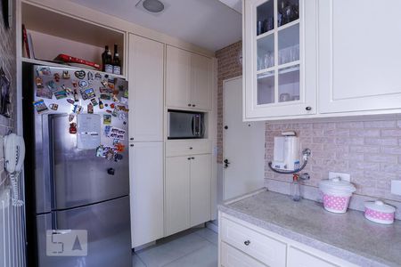 Apartamento à venda com 105m², 3 quartos e 2 vagas Apartamento à venda com 105m², 3 quartos e 2 vagasCozinha