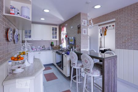 Apartamento à venda com 105m², 3 quartos e 2 vagas Apartamento à venda com 105m², 3 quartos e 2 vagasCozinha