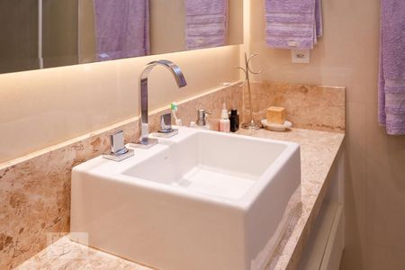 Banheiro Social de apartamento à venda com 3 quartos, 105m² em Perdizes, São Paulo