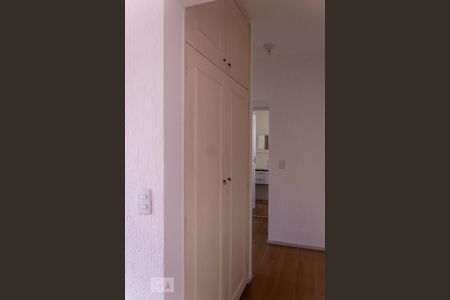 Corredor de apartamento para alugar com 2 quartos, 52m² em Cidade Monções, São Paulo