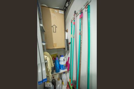 Casa de condomínio à venda com 130m², 3 quartos e 2 vagasÁrea de Serviço - Dispensa