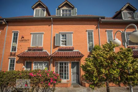 Casa de condomínio à venda com 130m², 3 quartos e 2 vagasFachada