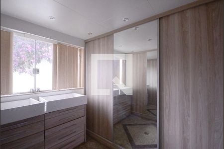 Casa de condomínio para alugar com 120m², 3 quartos e 2 vagasClosset do Quarto 3