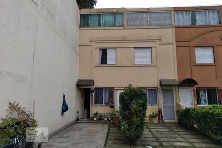 Casa de condomínio para alugar com 120m², 3 quartos e 2 vagasFachada da casa
