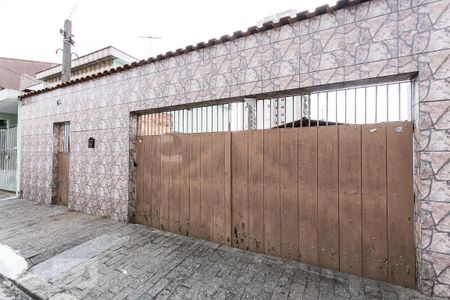 Casa à venda com 230m², 2 quartos e 4 vagasFachada