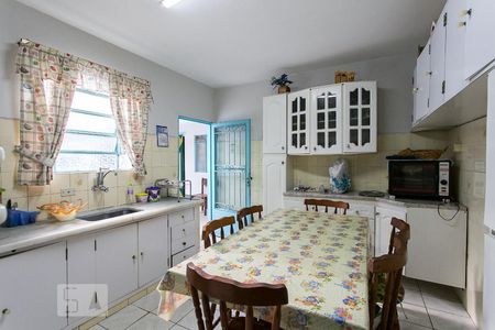 Casa à venda com 230m², 2 quartos e 4 vagasCozinha