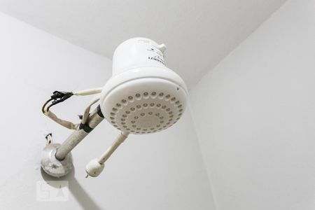 Casa à venda com 230m², 2 quartos e 4 vagasBanheiro - Chuveiro