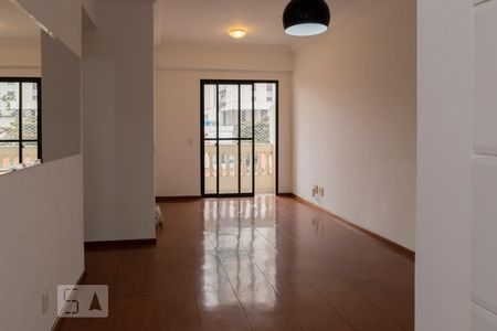 Sala de apartamento para alugar com 3 quartos, 74m² em Chácara Inglesa, São Paulo