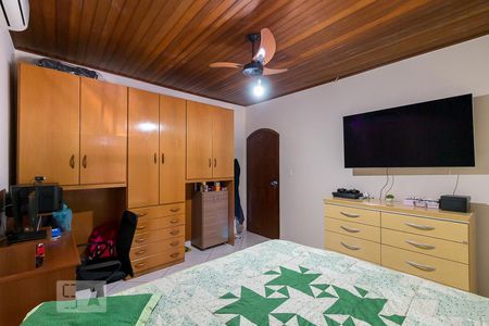 Casa à venda com 205m², 3 quartos e 3 vagasQuarto 2