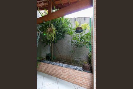 Casa à venda com 205m², 3 quartos e 3 vagasÁrea da churrasqueira - jardim