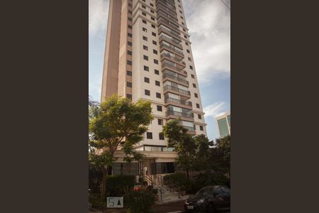 Apartamento para alugar com 119m², 3 quartos e 1 vagaFachada