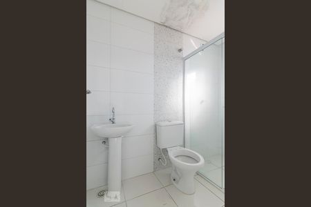 Banheiro da Suíte de apartamento para alugar com 2 quartos, 52m² em Parque Capuava, Santo André
