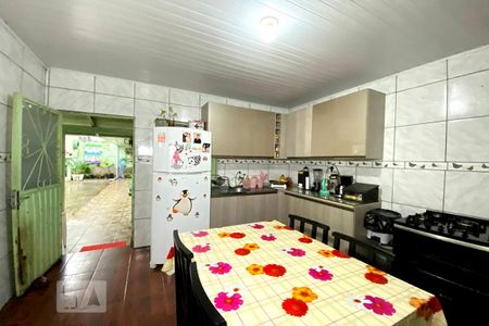 Casa à venda com 97m², 4 quartos e sem vaga Casa à venda com 97m², 4 quartos e sem vagaCozinha
