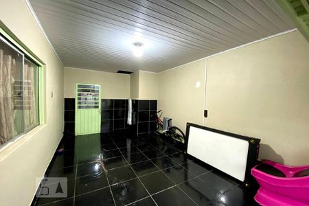Casa à venda com 97m², 4 quartos e sem vaga Casa à venda com 97m², 4 quartos e sem vagaGaragem