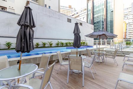 Apartamento à venda com 80m², 2 quartos e 2 vagasÁrea comum - Piscina