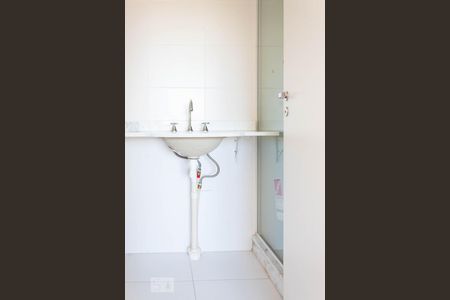 Banheiro da Suíte de apartamento para alugar com 2 quartos, 60m² em Marechal Rondon, Canoas