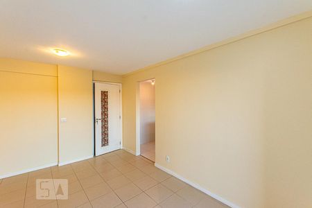 Sala de apartamento para alugar com 3 quartos, 75m² em Fátima, Niterói