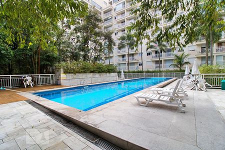 Apartamento à venda com 65m², 1 quarto e 1 vaga Apartamento à venda com 65m², 1 quarto e 1 vagaÁrea comum - Piscina