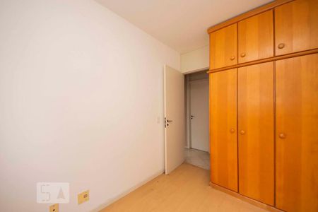 Quarto 1 de apartamento para alugar com 3 quartos, 63m² em Sarandi, Porto Alegre