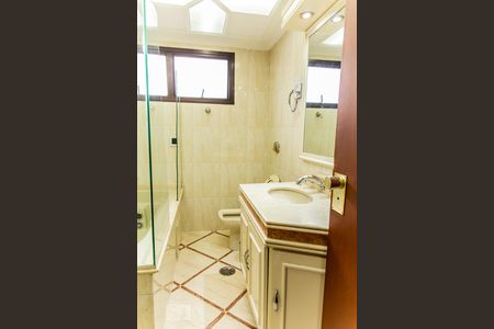 Apartamento à venda com 180m², 3 quartos e 2 vagasBanheiro da Suíte 