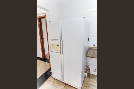 Apartamento à venda com 180m², 3 quartos e 2 vagasGeladeira