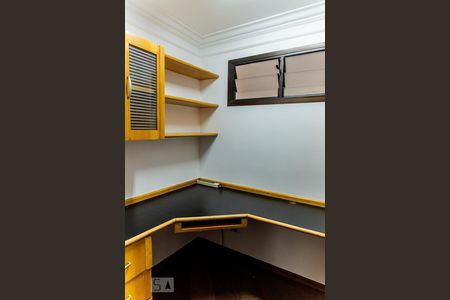 Apartamento à venda com 180m², 3 quartos e 2 vagasEscritório