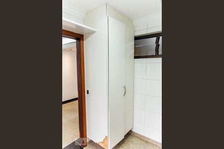 Apartamento à venda com 180m², 3 quartos e 2 vagasArmário