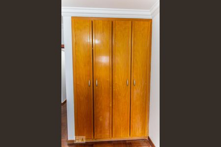 Apartamento à venda com 180m², 3 quartos e 2 vagasArmário