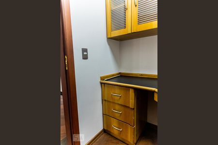 Apartamento à venda com 180m², 3 quartos e 2 vagasEscritório