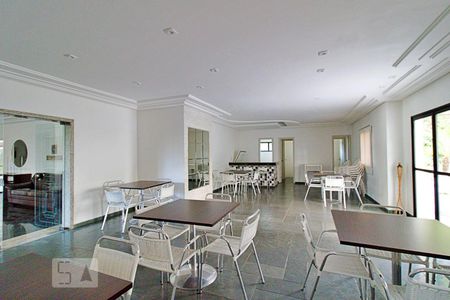 Apartamento à venda com 178m², 3 quartos e 3 vagasÁrea comum - Salão de festas