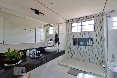 Apartamento à venda com 178m², 3 quartos e 3 vagasBanheiro da Suíte 1