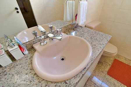 Apartamento à venda com 178m², 3 quartos e 3 vagasBanheiro da Suíte 2