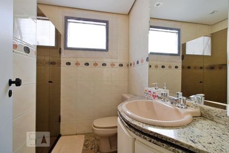 Apartamento à venda com 178m², 3 quartos e 3 vagasBanheiro da Suíte 3