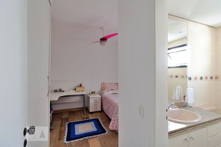 Apartamento à venda com 178m², 3 quartos e 3 vagasSuíte 2