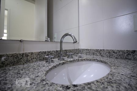 Apartamento à venda com 67m², 2 quartos e 1 vagaBanheiro Social