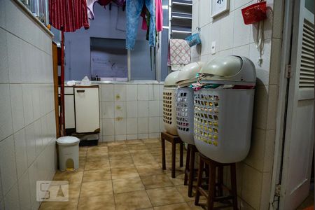 Apartamento à venda com 180m², 3 quartos e 1 vagaÁrea de Serviço